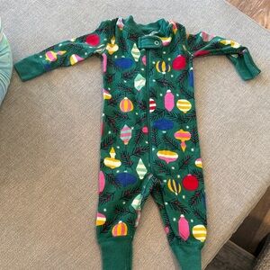 Hanna Andersson Green Holiday Patterned Footie